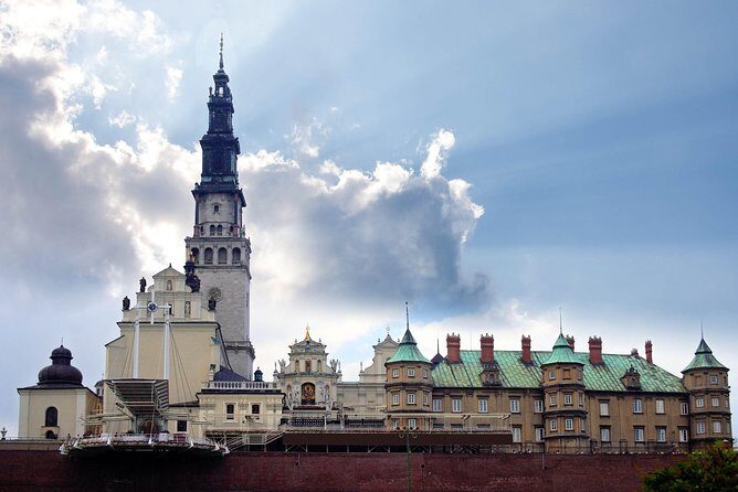 6 Day Private Tour in Poland with Hotels - Day 2 to Jasna Góra: The Black Madonna and a pilgrimage pause