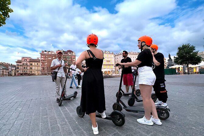 Electric Scooter Tour: Full Tour - 3-Hours of Magic! - Training on Ulica Chmielna: get comfortable fast