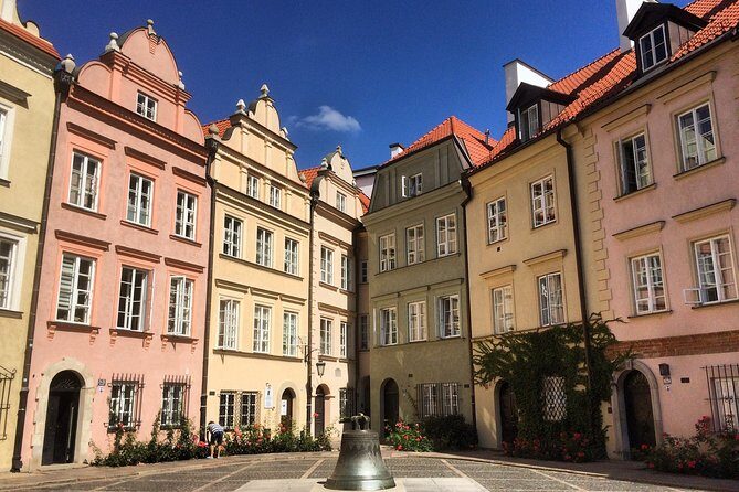 Explore the Stunning Warsaw Old Town, Royal Way & Hidden Gems - Starting at Castle Square: Sigismund’s Column and the Royal Castle walls