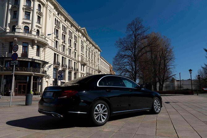 First class Warsaw Airport Transfer (WAW) - Who this service suits best (and who might skip it)