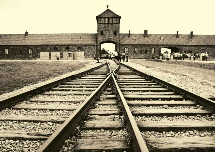 From Warsaw: Auschwitz Day Tour by Private Car with Lunch - What to bring and how to be ready for the day