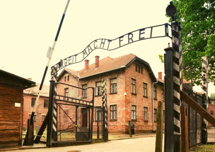 From Warsaw: Auschwitz Day Tour by Private Car with Lunch - Entering Auschwitz-Birkenau with an English guide (and a real route)