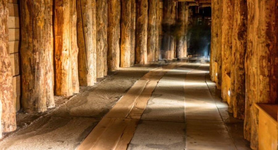 From Warsaw: Guided Tour to Wieliczka Salt Mine and Krakow - A note on timing: why 16 hours can feel long