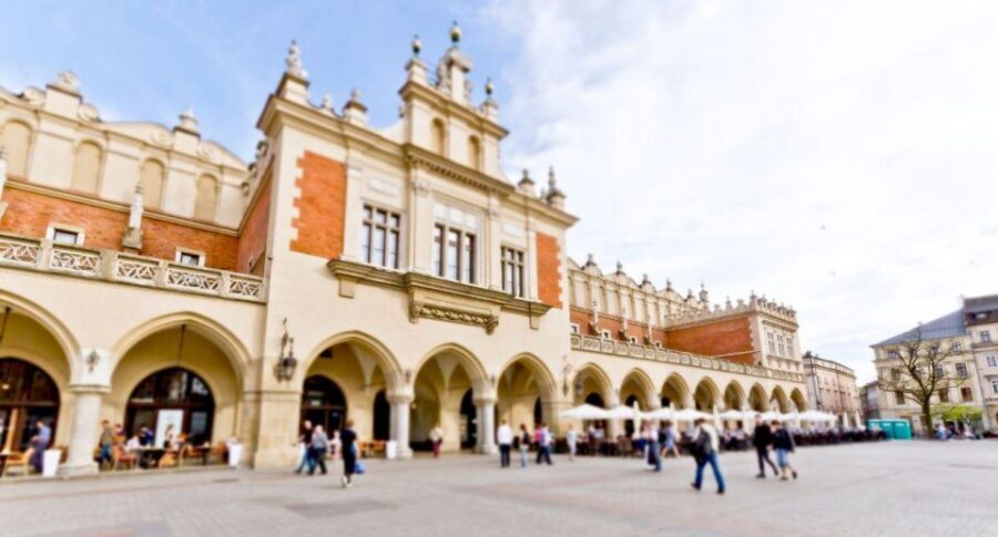 From Warsaw: Guided Tour to Wieliczka Salt Mine and Krakow - Price and logistics: what $220 buys you for a long day