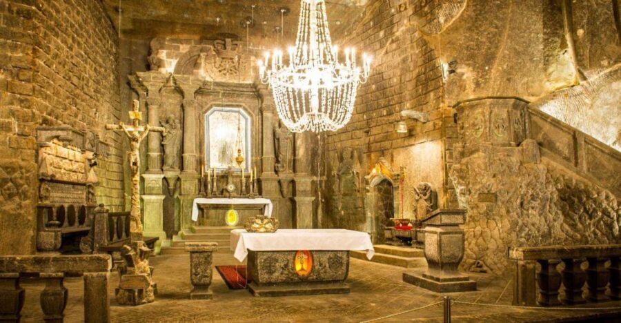 From Warsaw: Guided Tour to Wieliczka Salt Mine and Krakow - Getting to Wieliczka: smooth transfer, short ride