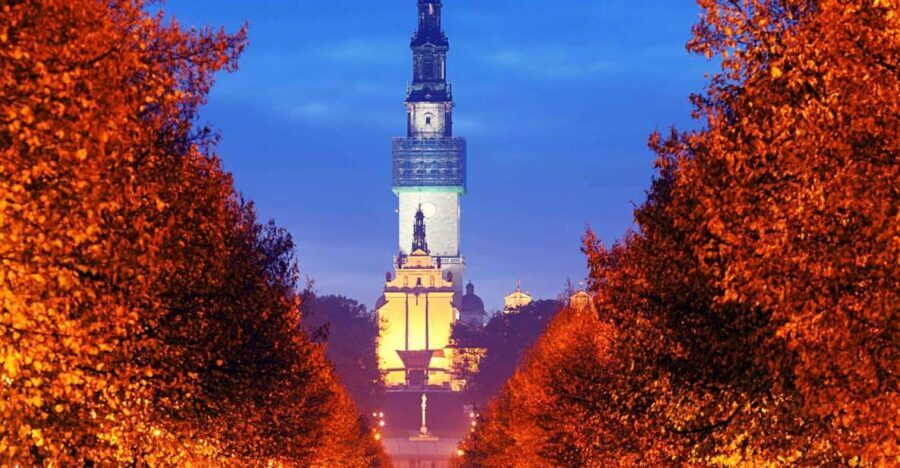 From Warsaw: Jasna Gora & Black Madonna Small Group Tour - Using your free hour well inside the monastery grounds