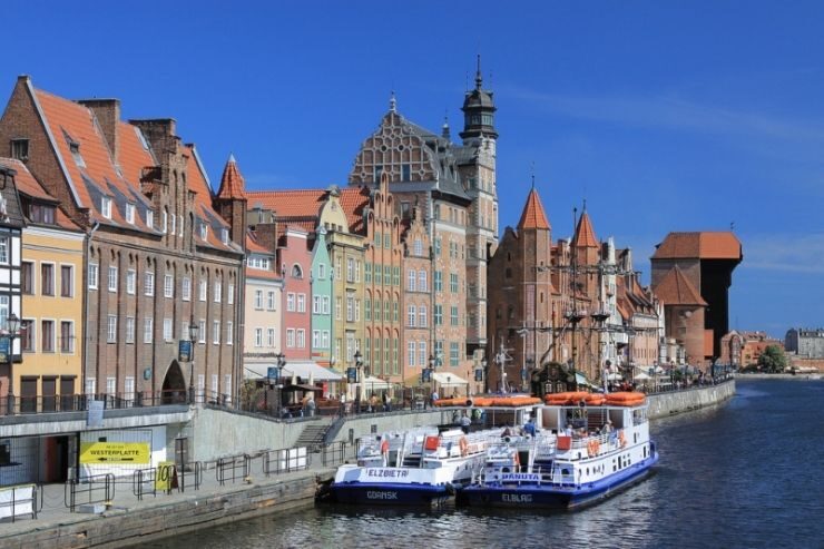From Warsaw: Tour to Malbork Castle and Gdansk or Sopot - Gdansk Old Town Walk: Amber, Gothic Gates, and Merchant Power