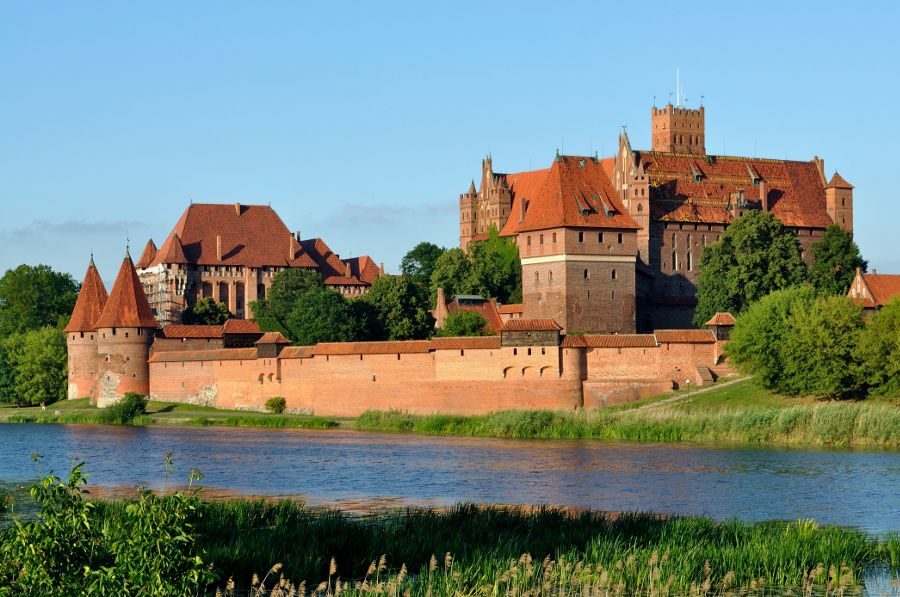 From Warsaw: Tour to Malbork Castle and Gdansk or Sopot - Who This Tour Suits Best (and Who Might Feel Crowded)