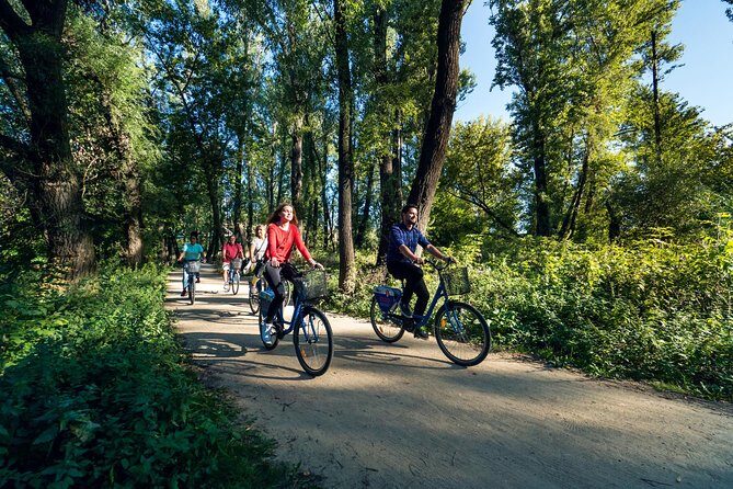 Half-Day Warsaw City Sightseeing Bike Tour for Small Group - Meeting at Station Warsaw and Rolling Quickly