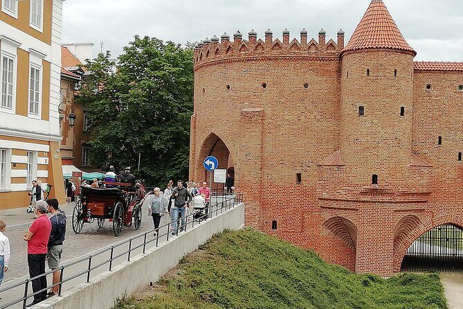 Half-Day Warsaw Layover Tour by Minivan with Airport Pickup - From airport arrivals to the city core, fast and simple