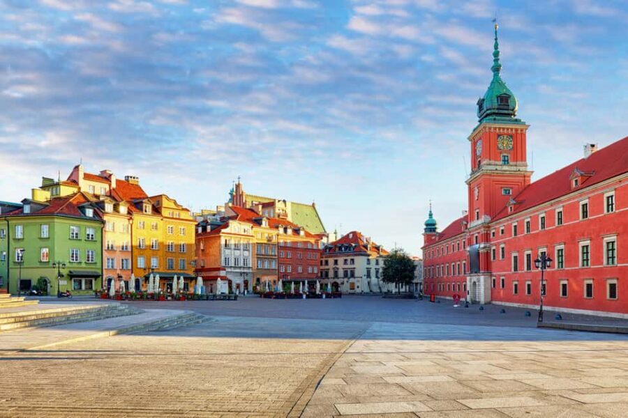 Highlights of Warsaw Private Bike Tour with Licensed Guide - Meeting Point and the First 10 Minutes