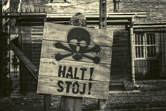 Krakow and Auschwitz Small Group Tour from Warsaw with Lunch - Auschwitz-Birkenau first: why the morning start matters
