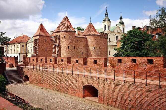 Private 4h Tour in Warsaw Old Town - Warsaw Uprising Monument and the quiet power of remembrance