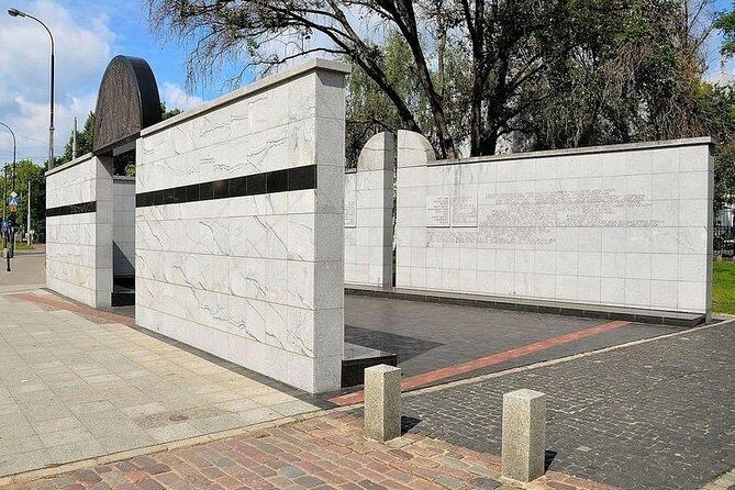 Private Tour: Warsaw Ghetto with a local Historian - Stop 3: POLIN Museum area walk and how it sets up what you might see later