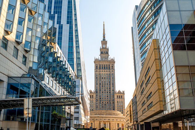 Private Warsaw City Tour with social-distance bus - Stop 2: Monument to Warsaw Ghetto Heroes and POLIN’s modern approach