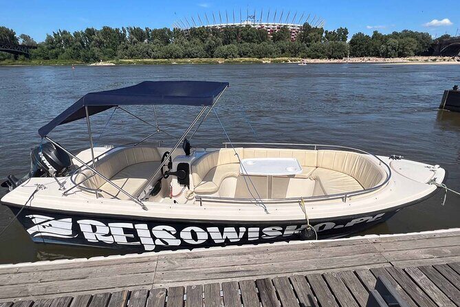 Rental of Motorboat for 5 on Vistula in Warsaw no Licenses Needed - Getting on board at Bulwar Bohdana Grzymały-Siedleckiego