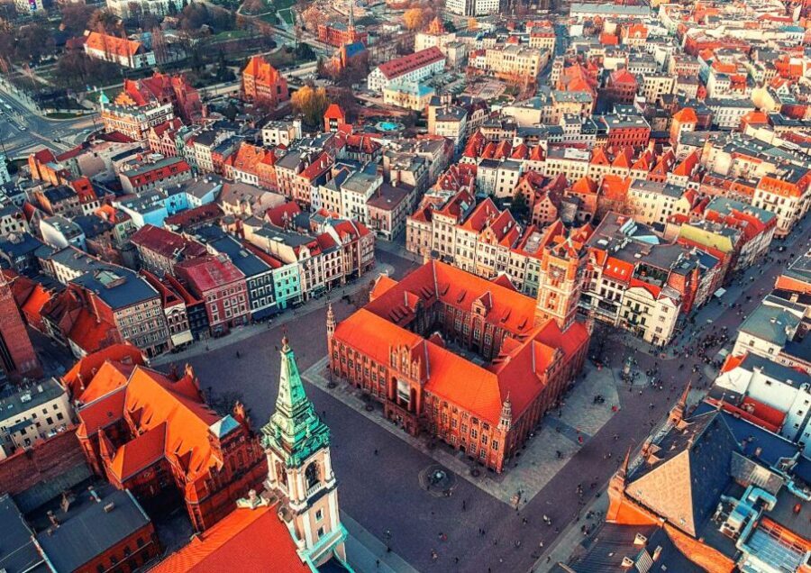 Small-Group Tour from Warsaw to Torun with Lunch - Rynek Main Square and the Gothic Town Hall (plus a tower view for extra)
