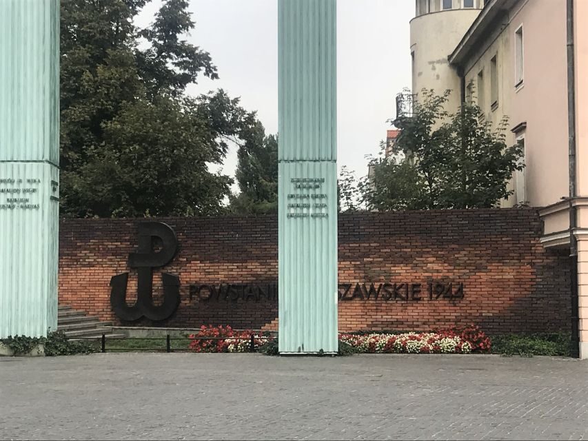 Warsaw: 2-Hour Guided Old Town Walking Tour - The lesser-known lanes: secret doors and quiet streets