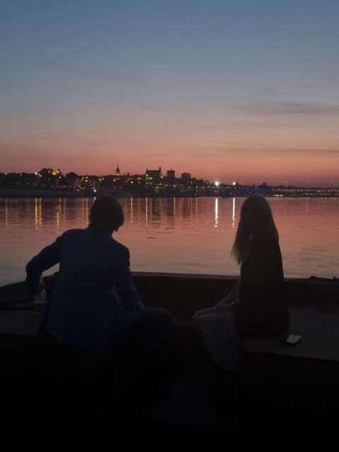 Warsaw: Evening Vistula Cruise with Welcome Drink - Copernicus Science Center: tech-and-light views from the river