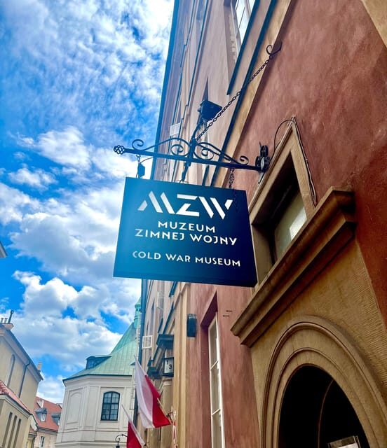 Warsaw: Guided tour of the Cold War Museum - Where the tour starts near Old Town Square (and why the building has weight)