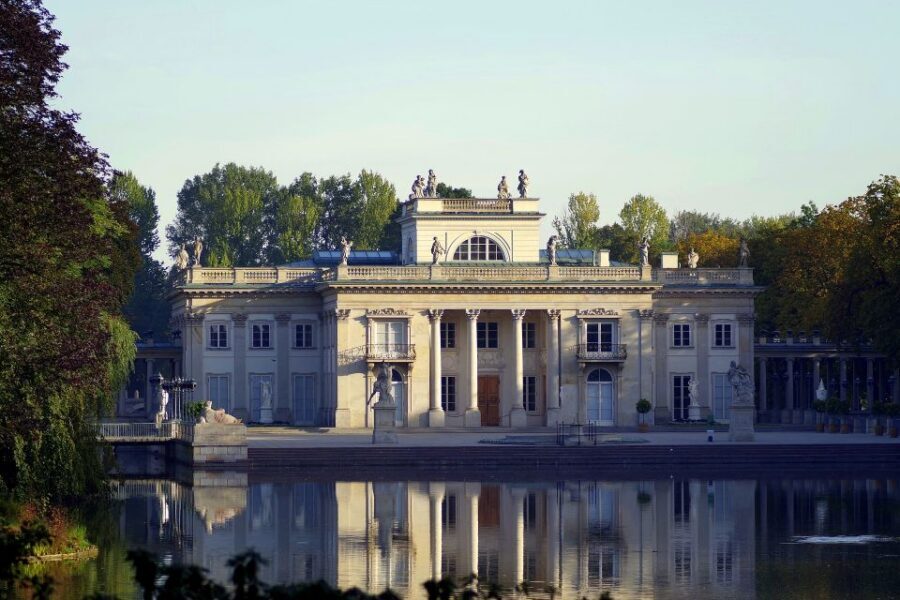 Warsaw: Highlights of Old & New Town Private Guided Tour - Why This Private 6-Hour Old-to-New Warsaw Route Works