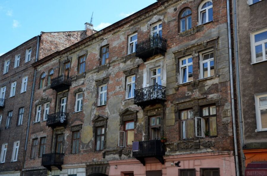 Warsaw: Historic Private Tour in Retro Fiat - Praga District and UNESCO-linked streets beyond the postcard