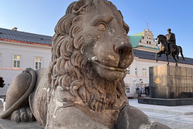 Warsaw History and Reality Walking Tour - Old Town lanes: cobblestones, churches, and a lovers’ corner