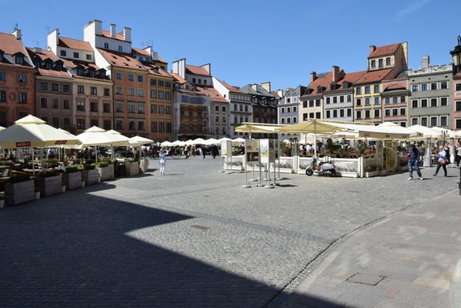 Warsaw: Old Town Guided Walking Tour - Rynek Starego Miasta and the Warsaw Mermaid photo