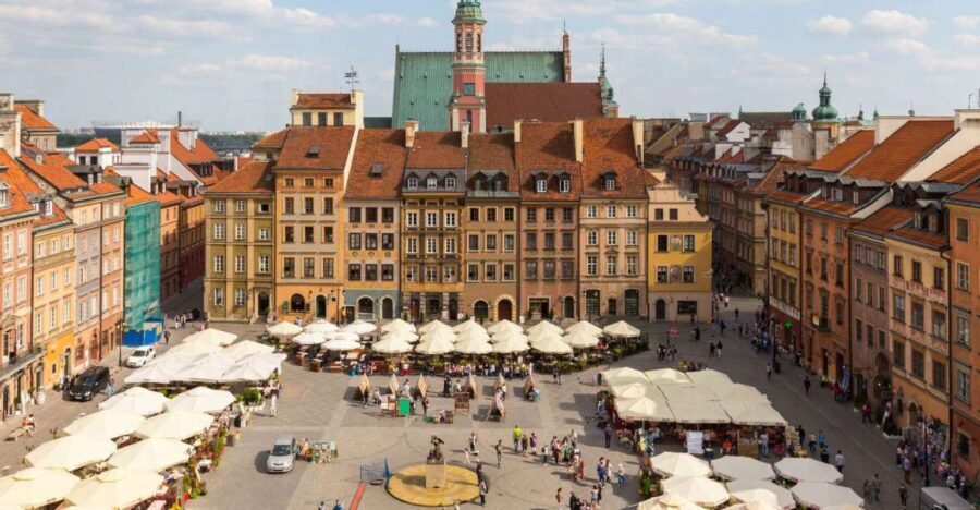 Warsaw: Old Town Guided Walking Tour - Royal Castle Gardens and the Royal Castle vibe