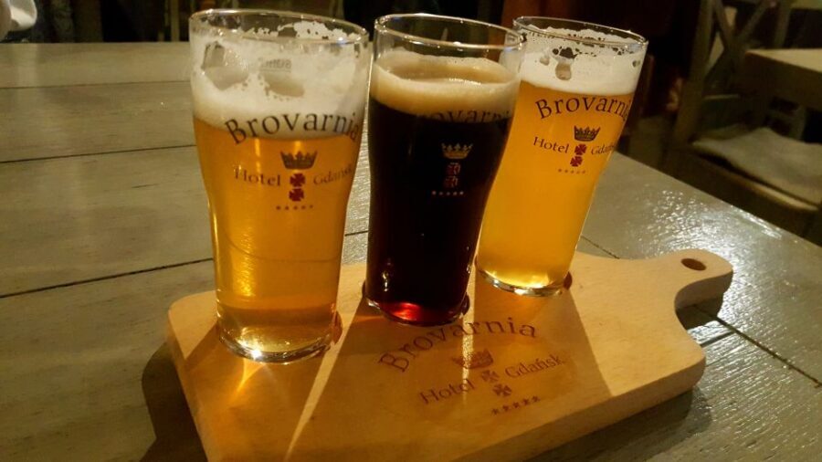 Warsaw Private Polish Beer Tasting Tour at Best Pubs & Bars - Sample sizes and pacing: 0.25 ml vs 0.33 ml
