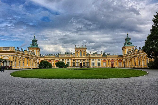 Warsaw Private Tour By Car & Walk - Holy Cross Church and the Chopin Heart