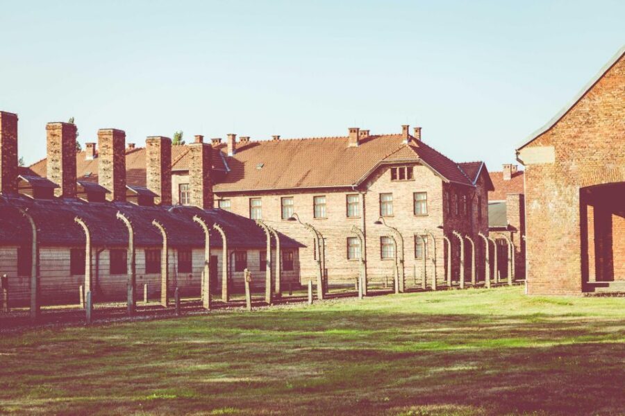 Warsaw to Auschwitz and Krakow Old Town Full-Day Trip by Car - How the Auschwitz Tour Feels: Structured, Not Rushed