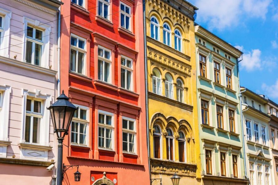 Warsaw to Auschwitz and Krakow Old Town Full-Day Trip by Car - Private Transfers, Group Tours, and Car Size: Comfort That Adds Up
