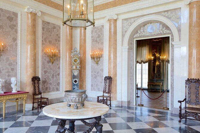 Wilanów Royal Palace + Polish Vodka Museum: SMALL GROUP /inc. Pick-up/ - Polish Vodka Museum: Multimedia Workshops and a Real Tasting